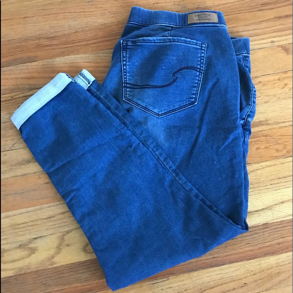 Levi's cuffed jeggings.